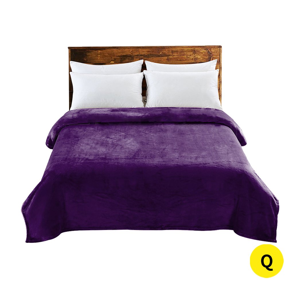DreamZ 320GSM Ultra Soft Mink Blanket in aubergine color, showcasing its plush texture and generous size of 220x240cm.